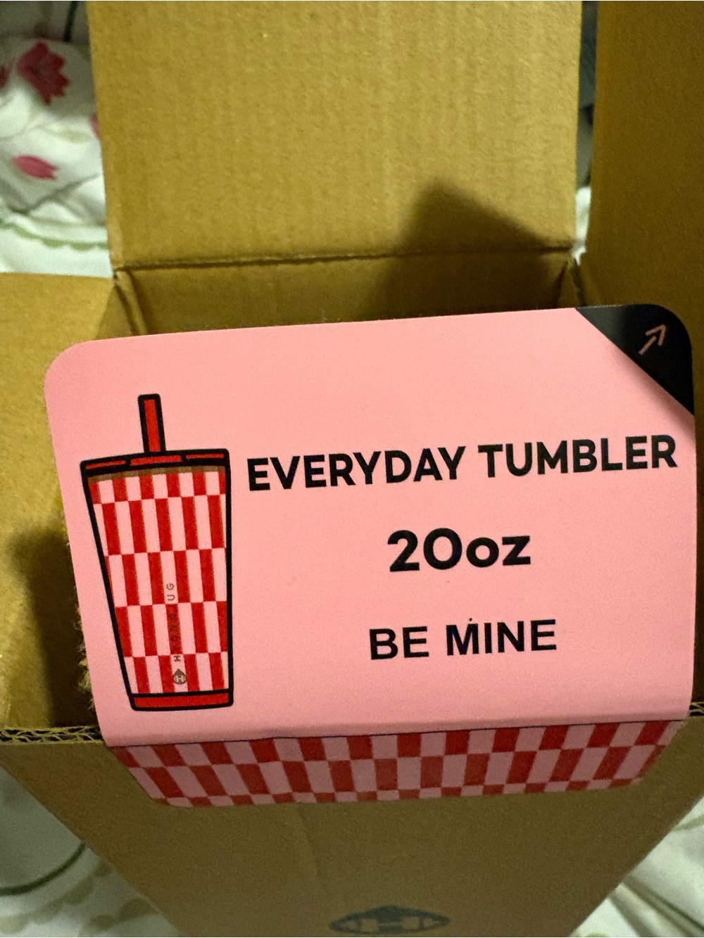 HydroJug Red and Pink Checker 20oz Everyday Tumbler - Picture 4 of 4